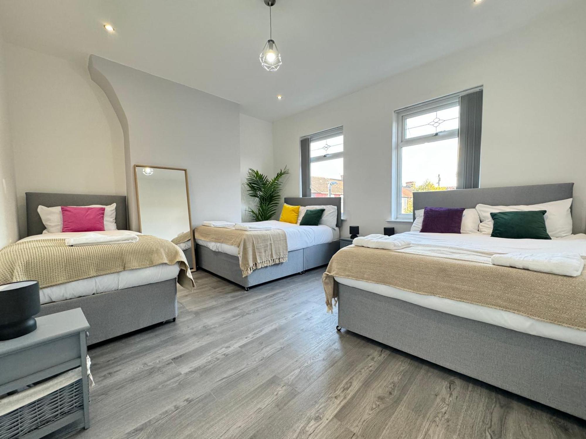Holiday home Now Screening…large Movie Place 60 Inch Tv Liverpool